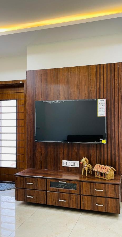 Luxurious 3 Bhk Villa In Bhuj - Shivani Homestay Extérieur photo